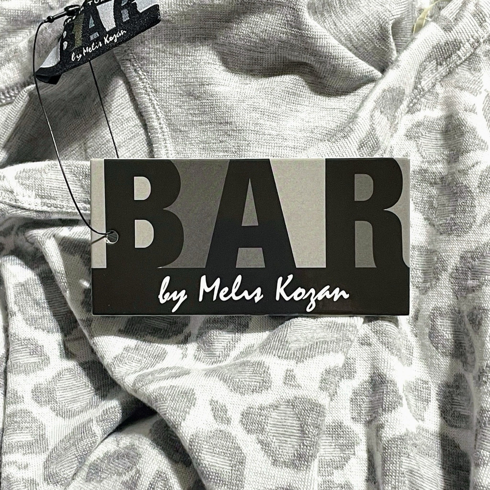 BAR by Melis Kozan Womens M Top Animal Print Long Sleeve Soft Gray MSRP $110 NWT - Picture 8 of 12